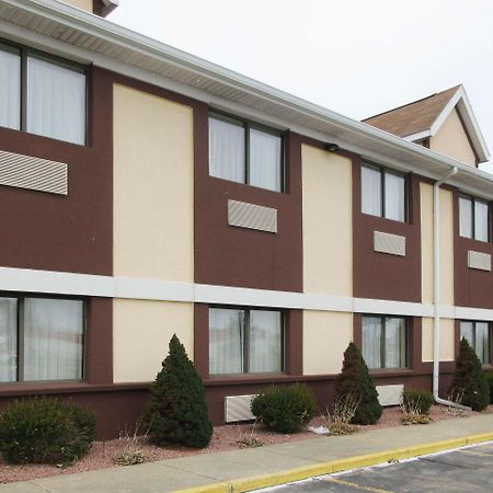 Quality Inn & Suites Benton Harbor Exterior foto